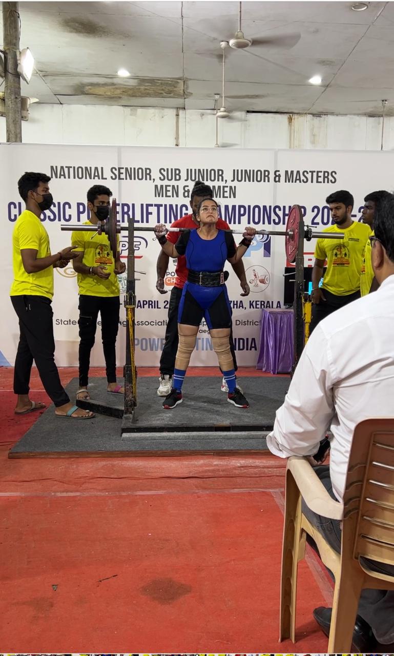 Diya Varnindani Bronze medal at Nationals while doing Squats